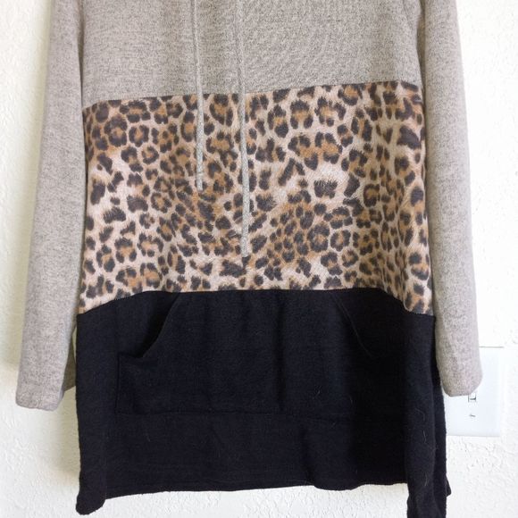 Now N Forever Plus Size Leopard Print Blouse/Sweater - Picture 3 of 7